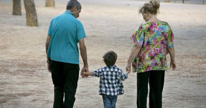 Sorprendente fallo en Río Negro: abuelos cubrirán la cuota alimentaria de su nieto tras un acuerdo