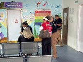 Niño confunde veneno para ratas con dulce y lo ingiere; otro cae en alberca