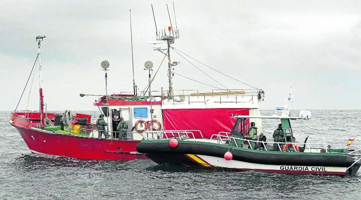 «Los pesqueros llevan todo en regla, los barcos de recreo cometen más infracciones»