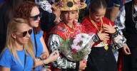Villoria dedica una ofrenda florar cargada de emoción a la Virgen de la Vega