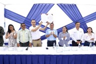 Congreso: Jerí firma autógrafa que convierte Escuela Eduardo Meza Saravia en universidad