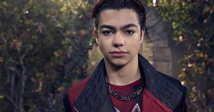 Disney Channel star Malachi Barton talks 'Zombies 4,' Worlds Collide Tour, CGI fangs