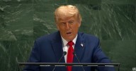 Trump critica reconocimiento a Estado palestino y advierte con “volar por los aires” a narcotraficantes venezolanos