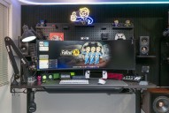 I spend all day editing videos and this $550 standing desk for gamers might be the best upgrade to my setup yet