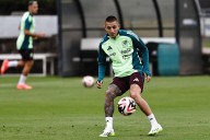 Roberto Alvarado ‘cuestiona’ el no regalo nada de Javier Aguirre