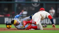 Brewers catcher Contreras leaves game after taking swing to left hand/wrist area