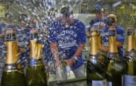 Azulejos vencen 8-5 a los Reales y aseguran sus playoffs tras no conseguirlo en 2024