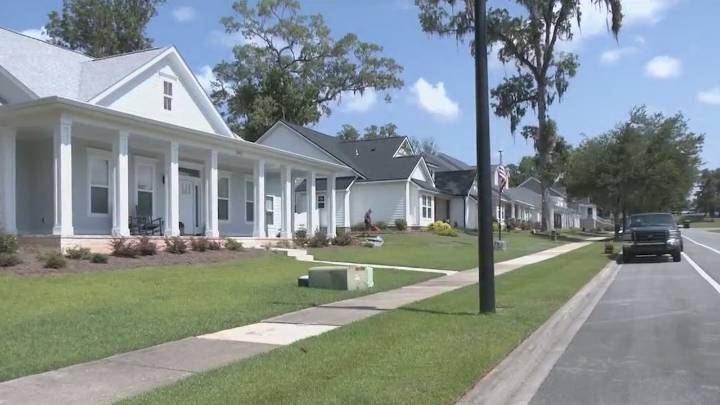 Florida lawmakers debate property tax