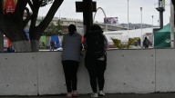 Policías de Tijuana están extorsionando a mexicanos deportados, asegura Coalición Pro Defensa del Migrante