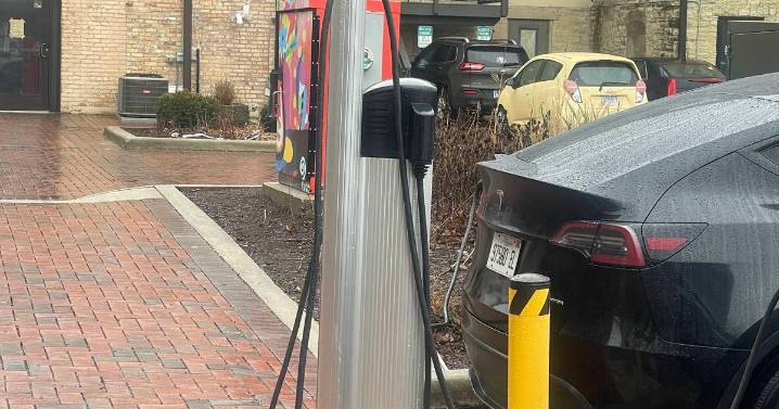 Lawsuit leads to release of federal funding for EV chargers in Illinois