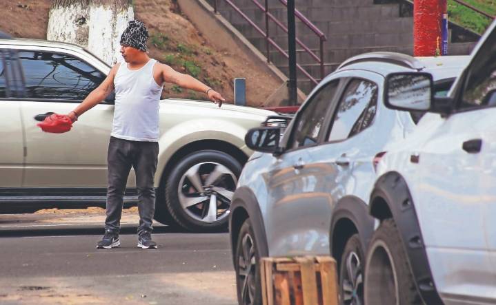 Alcaldías se asesoran sobre multas a franeleros