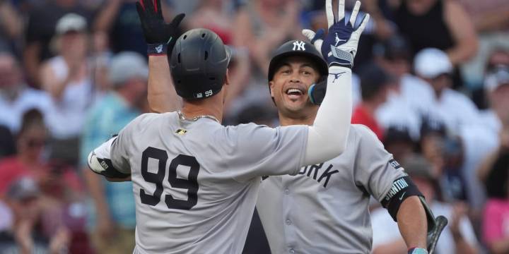 MLB teammates who homered in the same game the most
