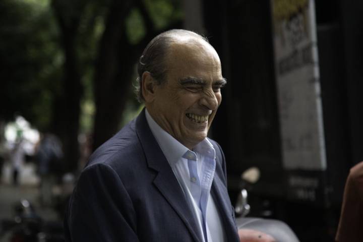 Francos reconoció que “puede caer el consumo”, pero negó cambios en la política económica