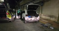 Interceptan un coche con matrícula manipulada, cocaína y tres hombres drogados a bordo en un pueblo de Alicante