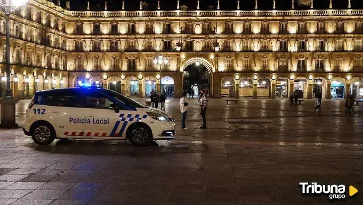Varias denuncias por botellón en la calle Ángeles marcan la actuación nocturna de la Policía Local
