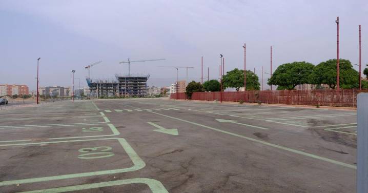 El recinto ferial de Almería respira ya impoluto sin enseres ni basura esparcida