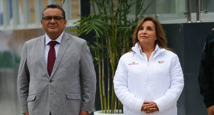 El lastre de Dina: peritaje complica la situación de Santiváñez