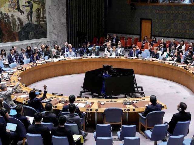 UN sanctions on Iran loom after vote to delay fails