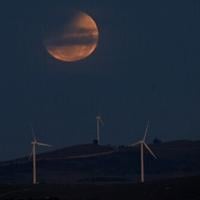 'Blood Moon' to rise during total lunar eclipse Sunday night