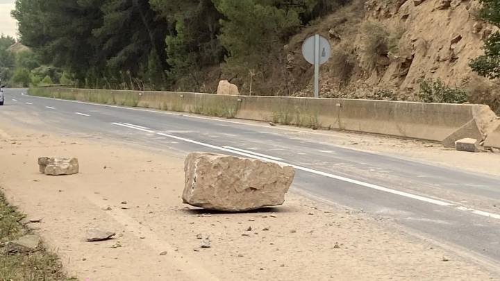 Desprendimiento de rocas en la A-131 a la altura de Ballobar