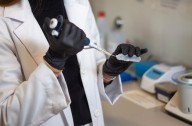La Anmat inhibió las actividades productivas de un laboratorio por "deficiencias críticas"