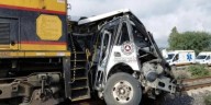 Choque de tren contra camión de pasajeros deja saldo de cinco personas fallecidas en Guanajuato