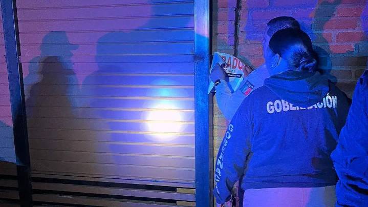 Clausuran cabaña en Cuauhtémoc por venta de alcohol a menores y consumo dentro del lugar