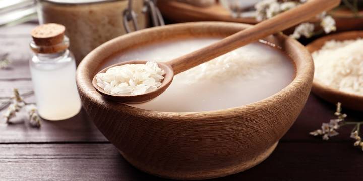 ¿Manchas en la piel? Estos son los beneficios de lavar tu cara con agua de arroz, así puedes preparar la mezcla