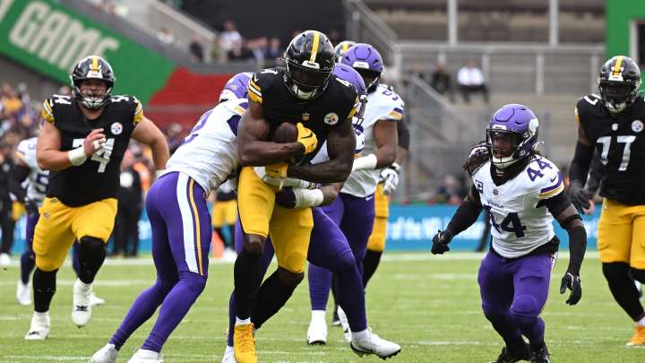 Steelers' offense is rolling, Aaron Rodgers hits DK Metcalf for 80