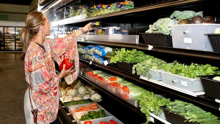 Rockford store expansion brings fresh produce, groceries to downtown