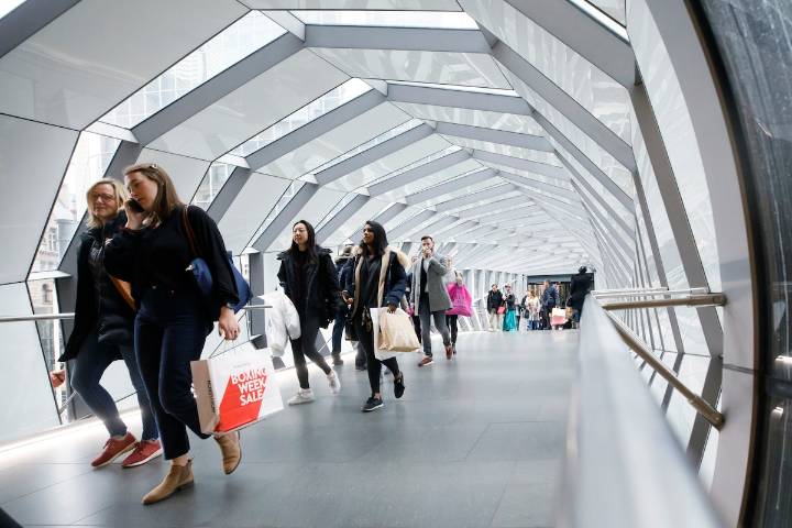 Canada’s population continues near-zero growth trend during second quarter