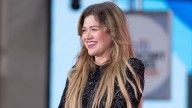 Kelly Clarkson returns to TV after death of ex husband