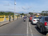 Despliegue militar en el puente Simón Bolívar