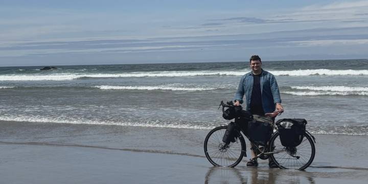 British man cycling across United States for charity