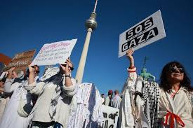 Miles de personas se manifiestan en Berlín para pedir el fin del genocidio de Israel en Gaza