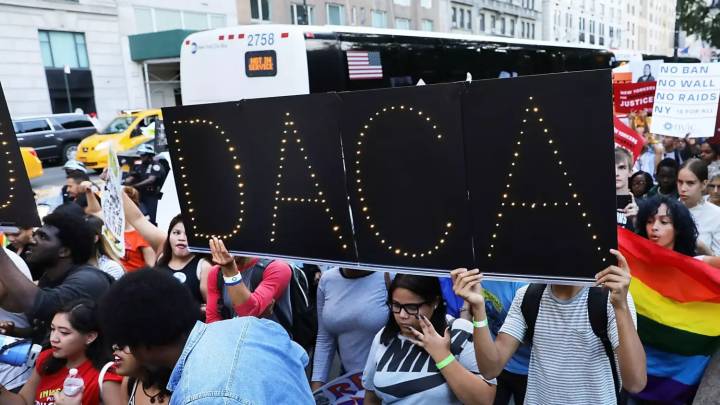 Texas halts granting commercial driver’s licenses to DACA recipients, refugees and asylees