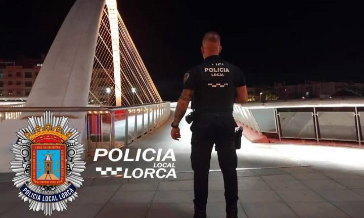 Detenido en Lorca el joven que robó un bolso mediante el método del tirón gracias a la videovigilancia