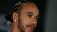 Lewis Hamilton alerta a los fanáticos de la Fórmula 1 por estado de salud de uno de los miembros de su equipo: “Ahora está en coma”