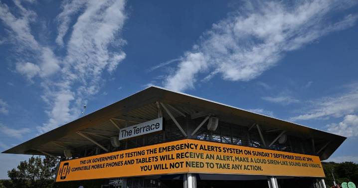 Why some people didn't get UK emergency alert test today as 100million smartphones beeped