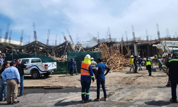 Se desploma cimbra de construcción en Riviera Veracruzana