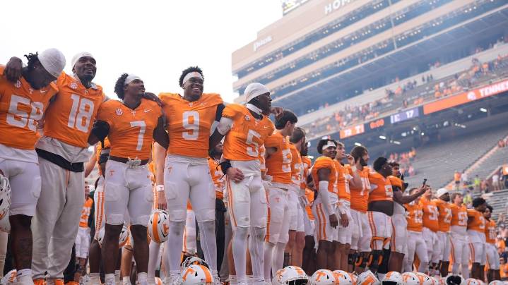 No. 6 Georgia looking to extend win streak to 9 against No. 15 Tennessee in Neyland Stadium