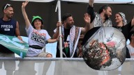 Atacan barco con ayuda para Gaza; Greta Thunberg a bordo