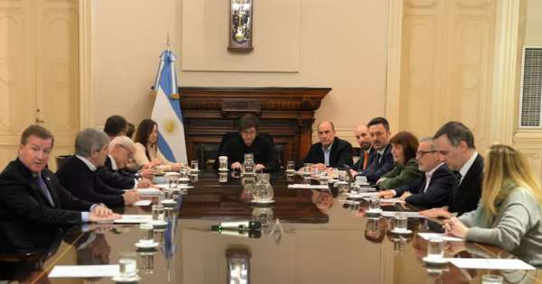 El oficialismo mueve fichas: Milei ordenó una reunión urgente con gobernadores dialoguistas