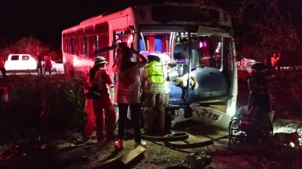 Se accidenta camión rumbo a Bahía de Kino; no hay fallecidos