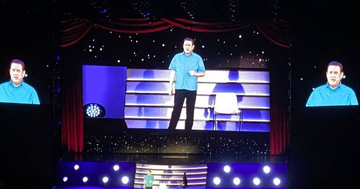 Peter Kay fans 'gutted' as comedian cancels two gigs following surgery