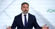 Abascal acusa a Sánchez de haber combatido el terrorismo «indultándolo» y «metiéndolo en el Gobierno»