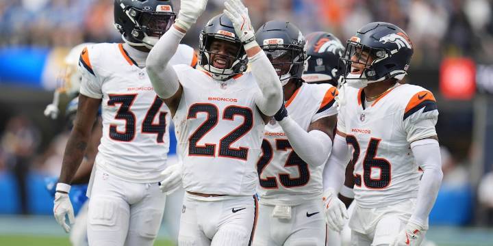 Nacogdoches’ Jones grabs interception in Broncos loss to Chargers