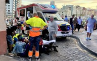 Una mujer se fractura la pierna izquierda en medio de Cimavilla, en Gijón
