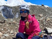 Por qué la montañista rusa pasará un año entero varada en el pico Victoria: temporada corta, 125 mil dólares y más mortalidad que el Everest