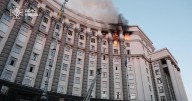 Rusia lanza su mayor ataque aéreo contra Ucrania; impacta edificio gubernamental